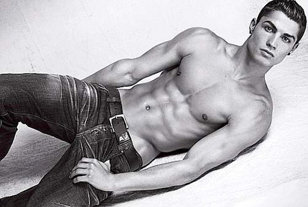 Ronaldo Shirtless on Photo 956   Cristiano Ronaldo Goes Shirtless In New Armani Ads