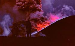 Volcano throws ashes to the height of 2.5 km in Kamchatka