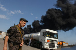 Fire near Kiev extinguish the fire tanks