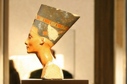 Archaeologists have found the tomb of Nefertiti