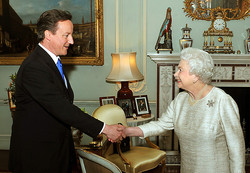 David Cameron met with Queen Elizabeth