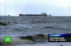 Storm sinks a tanker and a freighter in Russia