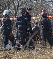 Search for body parts continues at Kaczynski`s plane crash site