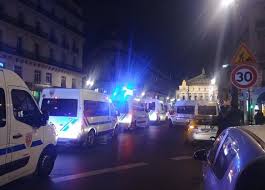 In Paris, unknown persons attacked with a knife at passers-by