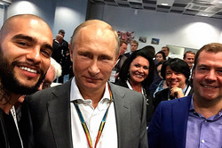 Selfe with Putin blasted the Internet