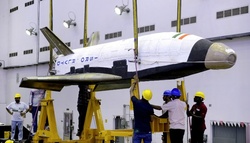 India is one missile launched into orbit 104 satellite