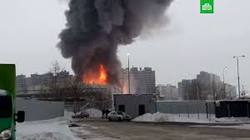 In Khimki burning a large office building