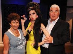 Amy Winehouse`s father speaks to his daughter through a psychic