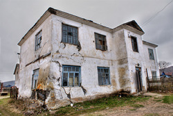 In Discovery suspended the program of resettlement from dilapidated housing