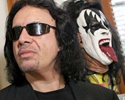 Gene Simmons says married life is "terrific"