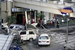 Blast at Manila shopping Mall kills 8