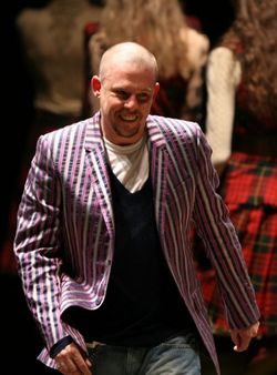 Alexander McQueen will receive a special award at the CFDA