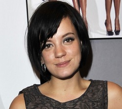 Lily Allen wants to buy a vintage pram for her baby
