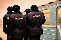 In the Moscow metro caught 4 people with traces of explosives