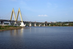 In Kazan at the Millennium bridge turned over Lada Granta