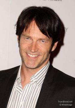 Stephen Moyer thinks about food during his sex scenes