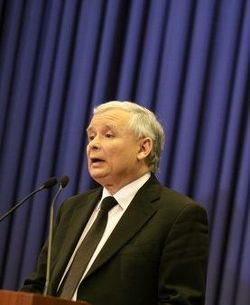 Kaczynski`s twin says Poland should reject Russia`s crash report
