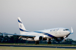 Flying to Prague "Boeing" will make an emergency landing at the airport in tel Aviv