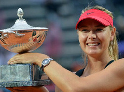 Sharapova lifts trophy in Italy