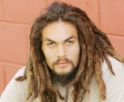 `Conan the Barbarian` star Jason Momoa lives without gadgets