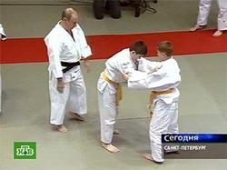 Putin laid European female champion on tatami