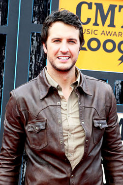 Country Singer Luke Bryan to Be a Dad Again