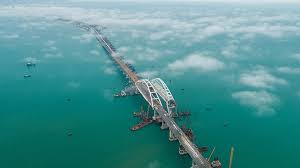Car traffic on the bridge in the Crimea will open in may