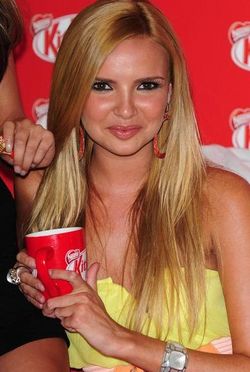 Nadine Coyle is not close to any of her bandmates
