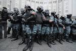 Police forcibly dispersed active participants at the national Bank of Ukraine
