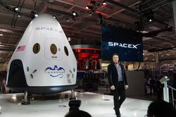 SpaceX will be sent to the moon with two people.
