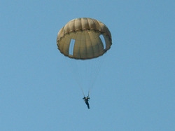Parachutist US Navy died during a jump over the Hudson