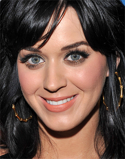 Katy Perry forgets she is married