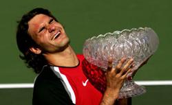 Roger Federer becomes 2-times holder of Australian Open champion title