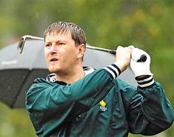 Russian ex-tennis-player Kafelnikov goes in for cards