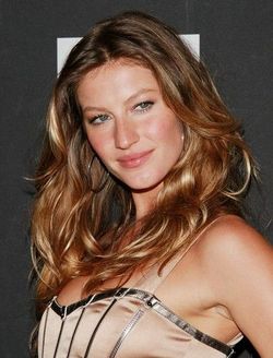 Gisele Bundchen  passed the first part of helicopter flying exams