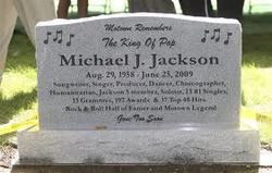 Michael Jackson fans have sent 10,000 roses to Forest Lawn Memorial Park