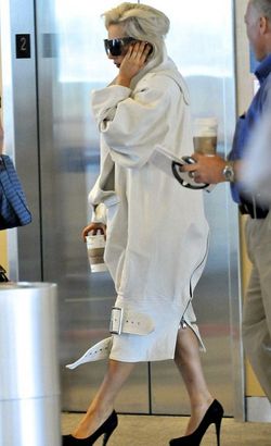 Lady Gaga`s crazy outfit!