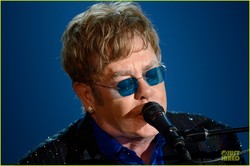 Elton John wishes he had kids earlier