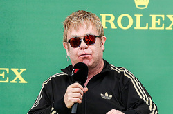 Elton John will protect the rights of homosexuals
