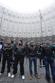 Radicals blocked the entrance to the concert of Ukrainian singer Bilyk in Lviv
