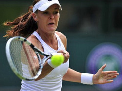 Radwanska to face Serena in first Grand Slam final