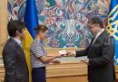 Poroshenko awarded Gaidar Ukrainian passport
