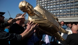 In tel Aviv appeared provocative statue of Prime Minister Netanyahu