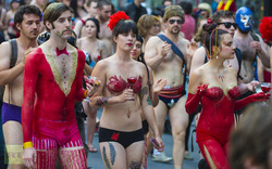 9 June 12:02: Nudity and violence: Canadian students strip in protest, clash with police