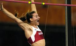 Isinbaeva to set victorious height in Moscow