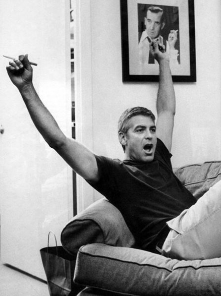 George Clooney gives his co-stars dating advice