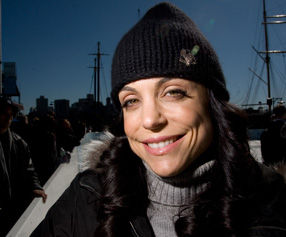 `Real Housewives of NYC` Star Bethenny Frankel Poses Nude for PETA
