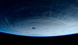 Published space photo of super Typhoon (photo)