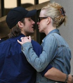 Keith Urban`s addiction could destroy his marriage
