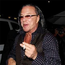 Mickey Rourke to marry